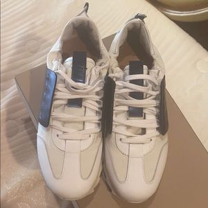 ESSE UT ESSE sneakers